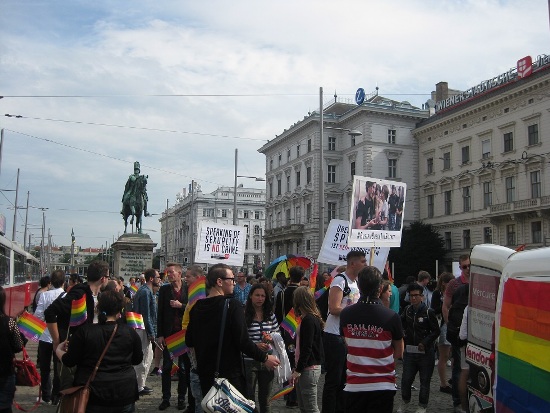 Viyana&rsquo;dan Rusya&rsquo;ya Sevgilerle Kaos GL - LGBTİ+ Haber Portalı