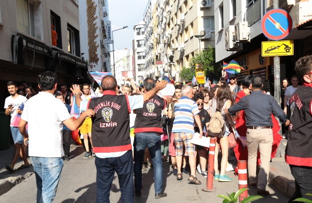 7. LGBTİ+ Onur Yürüyüşü’ne polis saldırdı Kaos GL - LGBTİ+ Haber Portalı