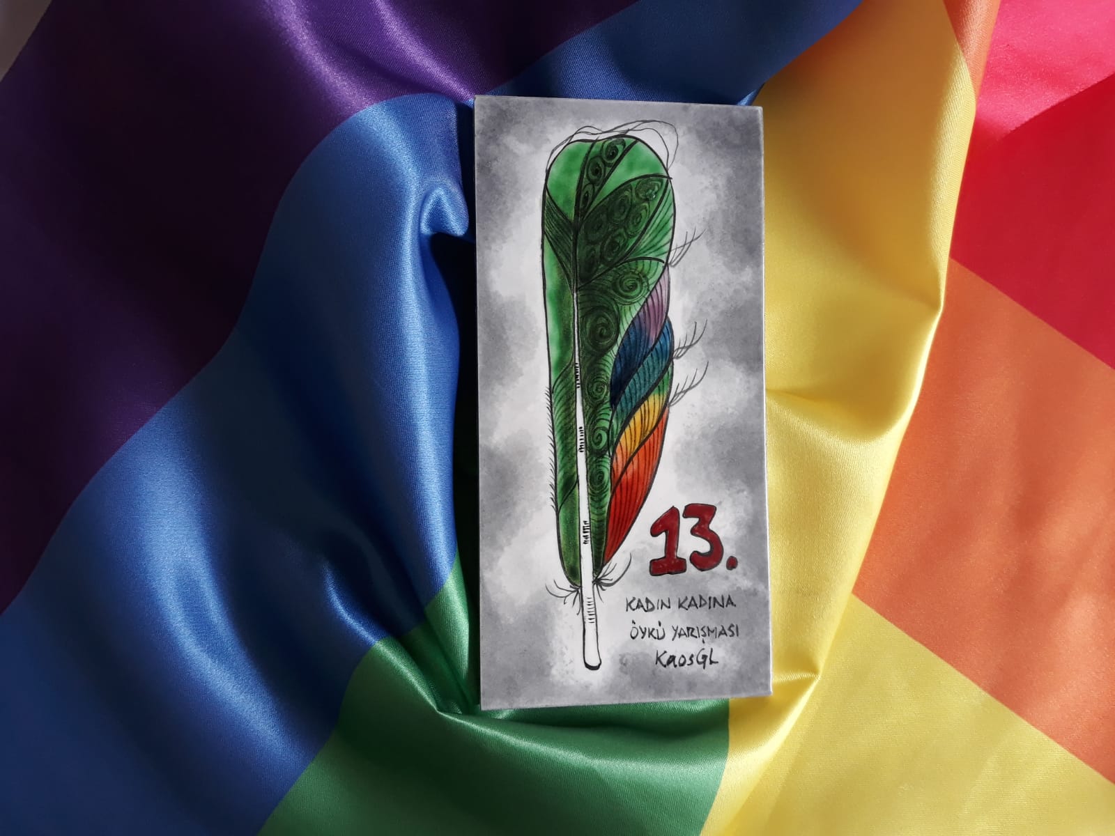 Kadın Kadına Öykü Yarışması’nın plaketini gördünüz mü? Kaos GL - LGBTİ+ Haber Portalı