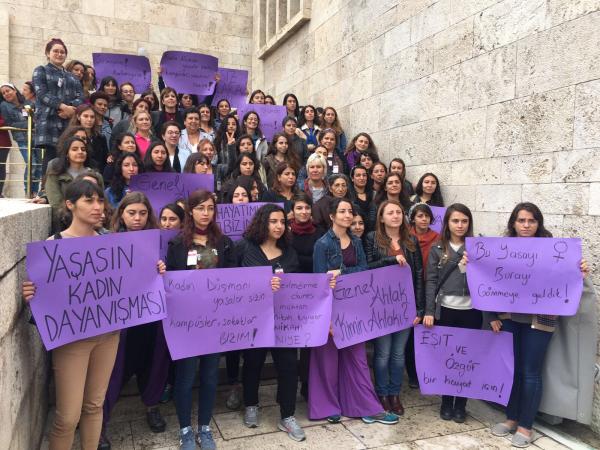 Meclis&rsquo;e yürüyüş: #BuYasalarBöyleGeçmez Kaos GL - LGBTİ+ Haber Portalı