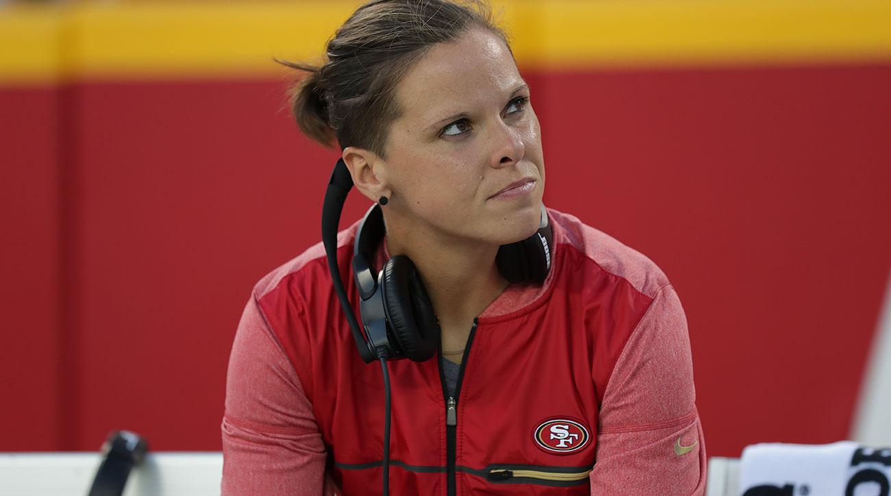 NFL&rsquo;de ilk açık kimlikli lezbiyen antrenör: Katie Sowers Kaos GL - LGBTİ+ Haber Portalı