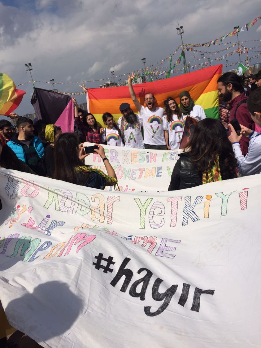 KeSKeSoR Newroz&rsquo;daydı: Bu kadar yetkiyi hiçbir kolime vermedim! | Kaos GL - LGBTİ+ Haber Portalı