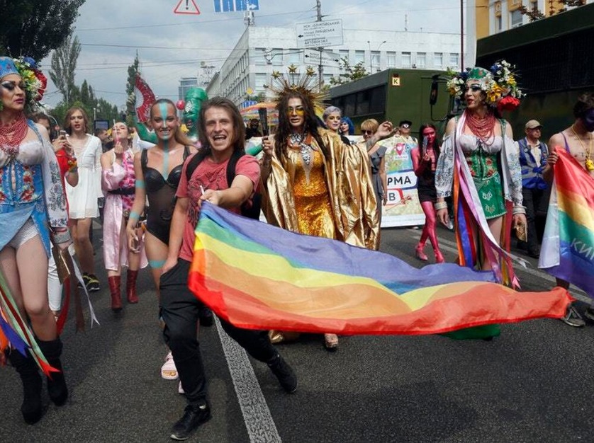 Ukrayna’nın en büyük Onur Yürüyüşü: “Şiddete hayır, haklara evet!” Kaos GL - LGBTİ+ Haber Portalı