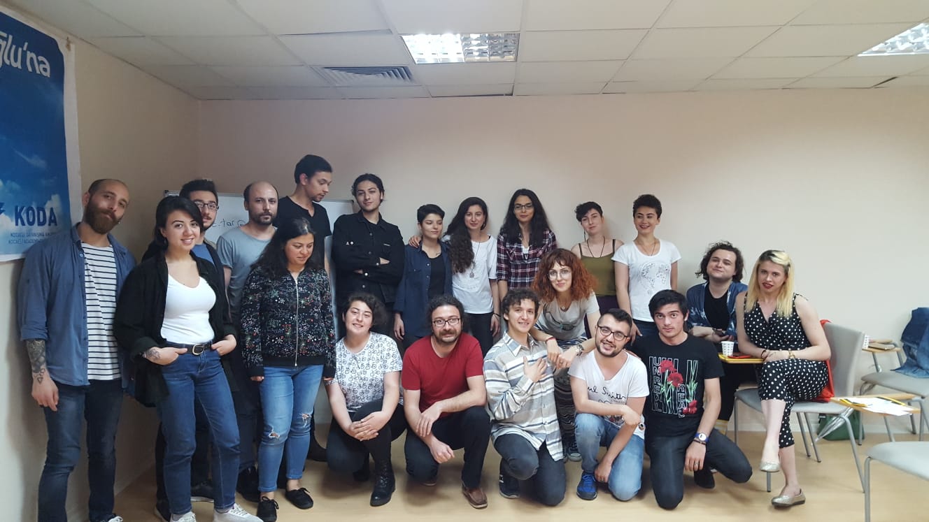 Medya Okulu Kocaeli’ndeydi: Medyada sansüre inat kendi hikayeni anlatmak Kaos GL - LGBTİ+ Haber Portalı