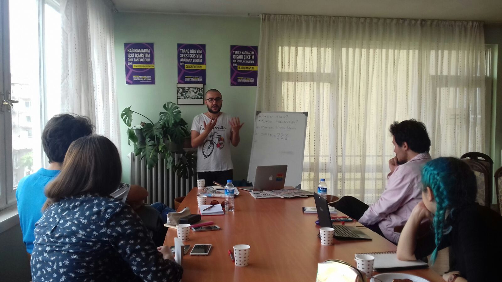 Ankara Medya Okulu: &lsquo;Haber yapıyoruz ayol!&rsquo; Kaos GL - LGBTİ+ Haber Portalı