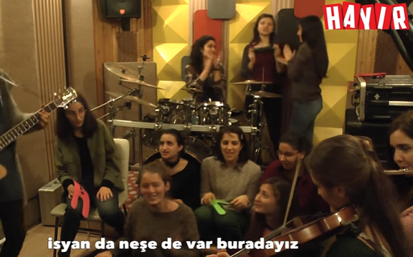 Nar Kadın Dayanışması&rsquo;ndan referandum şarkısı: &lsquo;Ha ha ha ha Hayır!&rsquo; Kaos GL - LGBTİ+ Haber Portalı