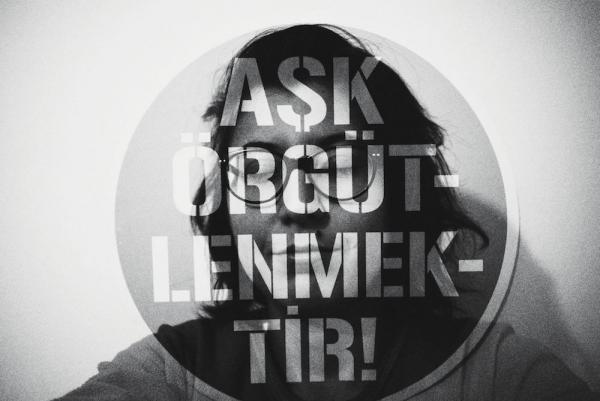 Güzel bir gün: Işığı kucaklamışçasına parıldayan gözler Kaos GL - LGBTİ+ Haber Portalı