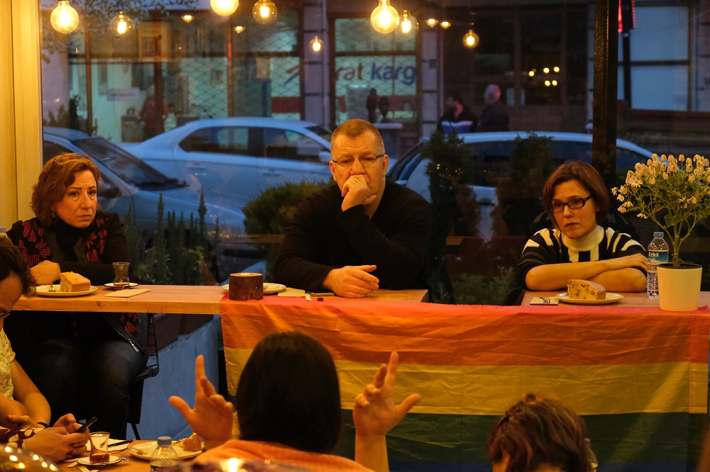 Farklı bir aile mümkün! Kaos GL - LGBTİ+ Haber Portalı