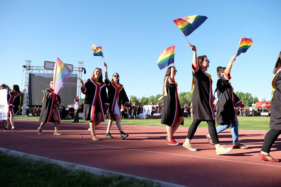 ODTÜ Devrim Stadyumu&rsquo;nda gökkuşağı açtı Kaos GL - LGBTİ+ Haber Portalı