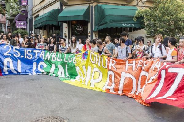 LGBTİ+ Onur Yürüyüşü davası bir kez daha ertelendi Kaos GL - LGBTİ+ Haber Portalı