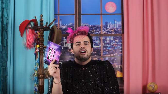 Pembe Hayat’ın “Ah Sosyal Medya” videosu yayında! Kaos GL - LGBTİ+ Haber Portalı