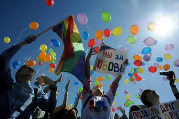 Rusya&rsquo;da homofobik yasaklara rağmen Onur Yürüyüşü yapılabilir Kaos GL - LGBTİ+ Haber Portalı