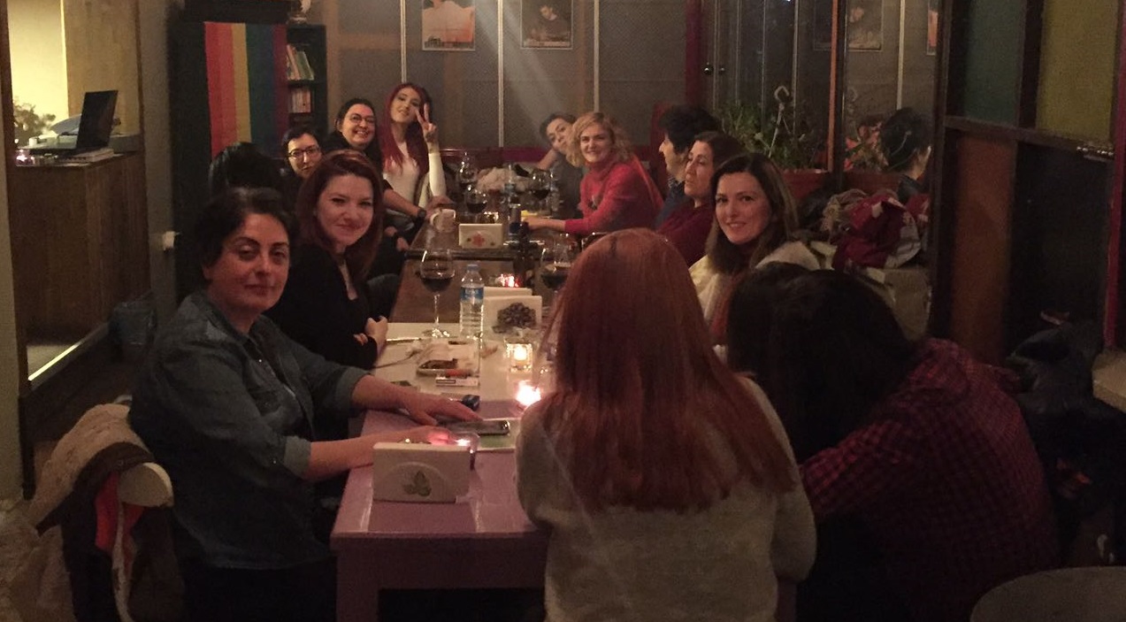 &lsquo;Şaraplı Buluşma&rsquo;dan akademisyenlere destek Kaos GL - LGBTİ+ Haber Portalı