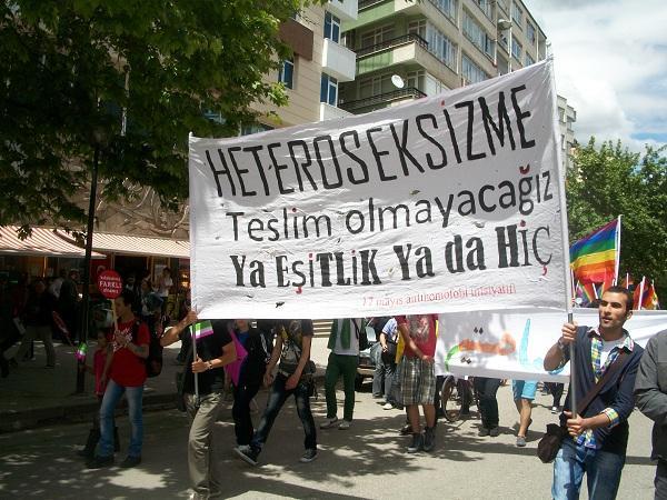 Kaos GL, 2016&rsquo;nın ilk yarıyıl hak ihlalleri raporunu yayınladı Kaos GL - LGBTİ+ Haber Portalı