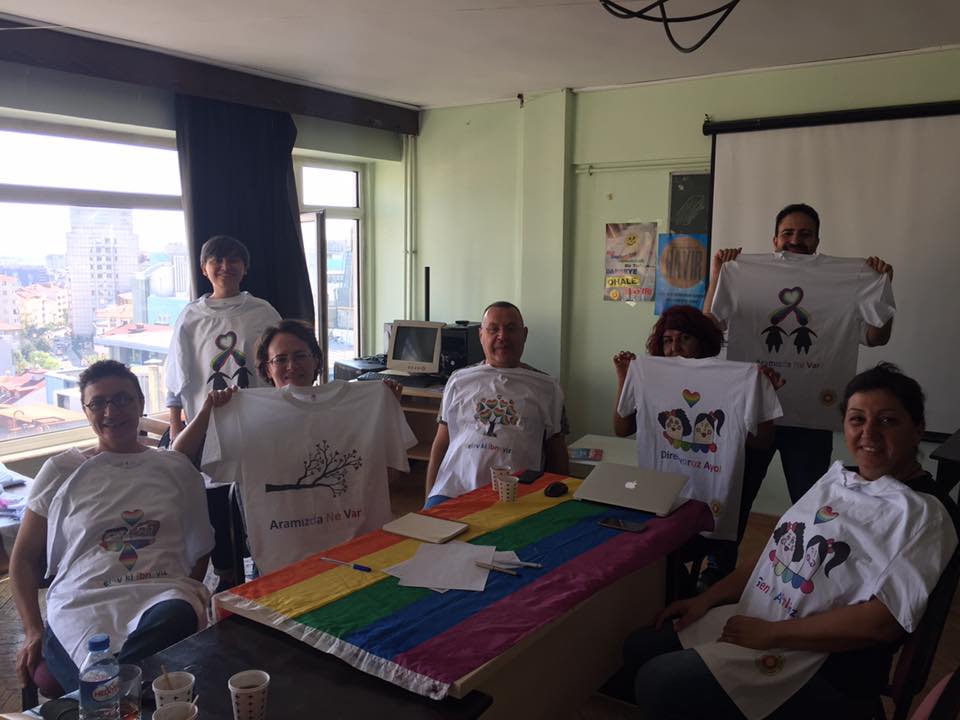 Pride&rsquo;ın gökkuşağı sendikal mücadeleyi renklendiriyor Kaos GL - LGBTİ+ Haber Portalı