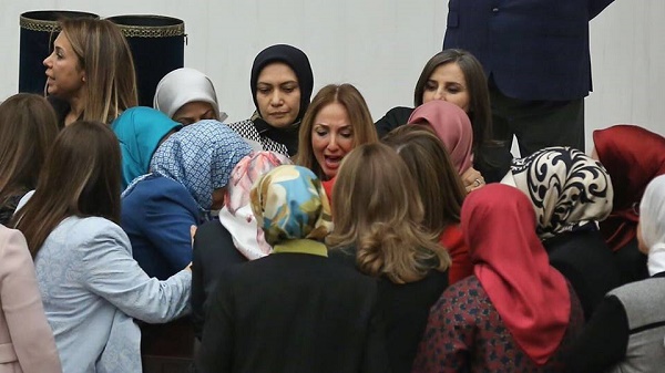 AKP&rsquo;li kadın vekilden Meclis&rsquo;te şiddet Kaos GL - LGBTİ+ Haber Portalı