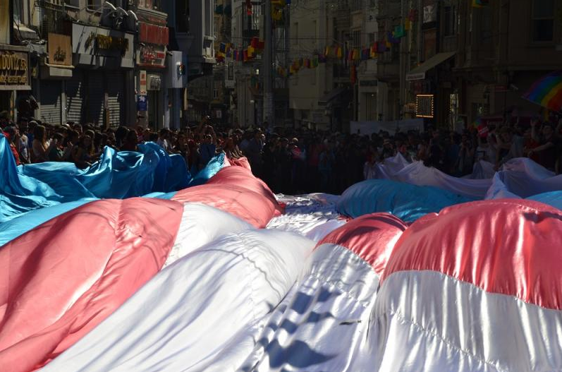 20 Kasım: Nefrete inat yaşasın hayat! Kaos GL - LGBTİ+ Haber Portalı