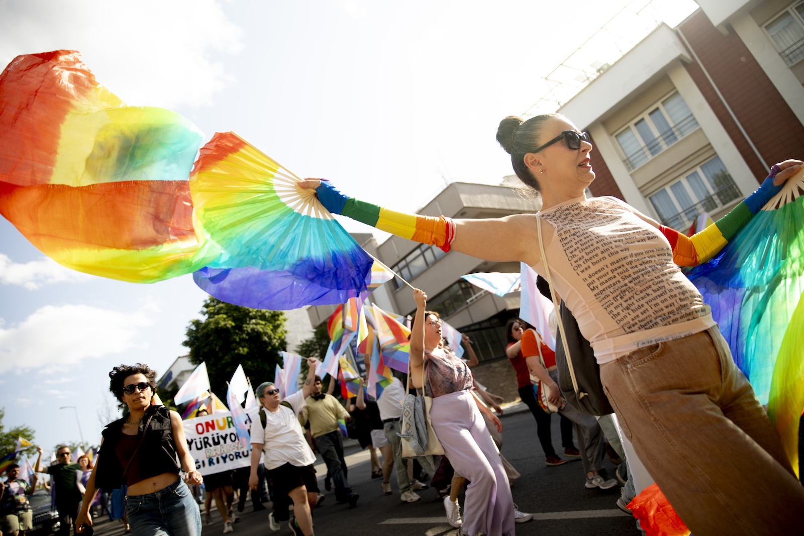 Ankara Onur Yürüyüşü’nden kareler | Kaos GL - LGBTİ+ Haber Portalı Gökkuşağı Forumu Köşe Yazısı