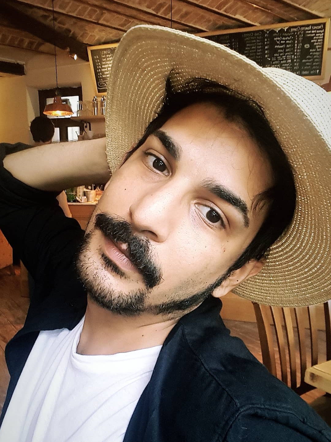 Oğuz Erışık | Kaos GL - LGBTİ+ Haber Portalı Gökkuşağı Forumu Köşe Yazarı