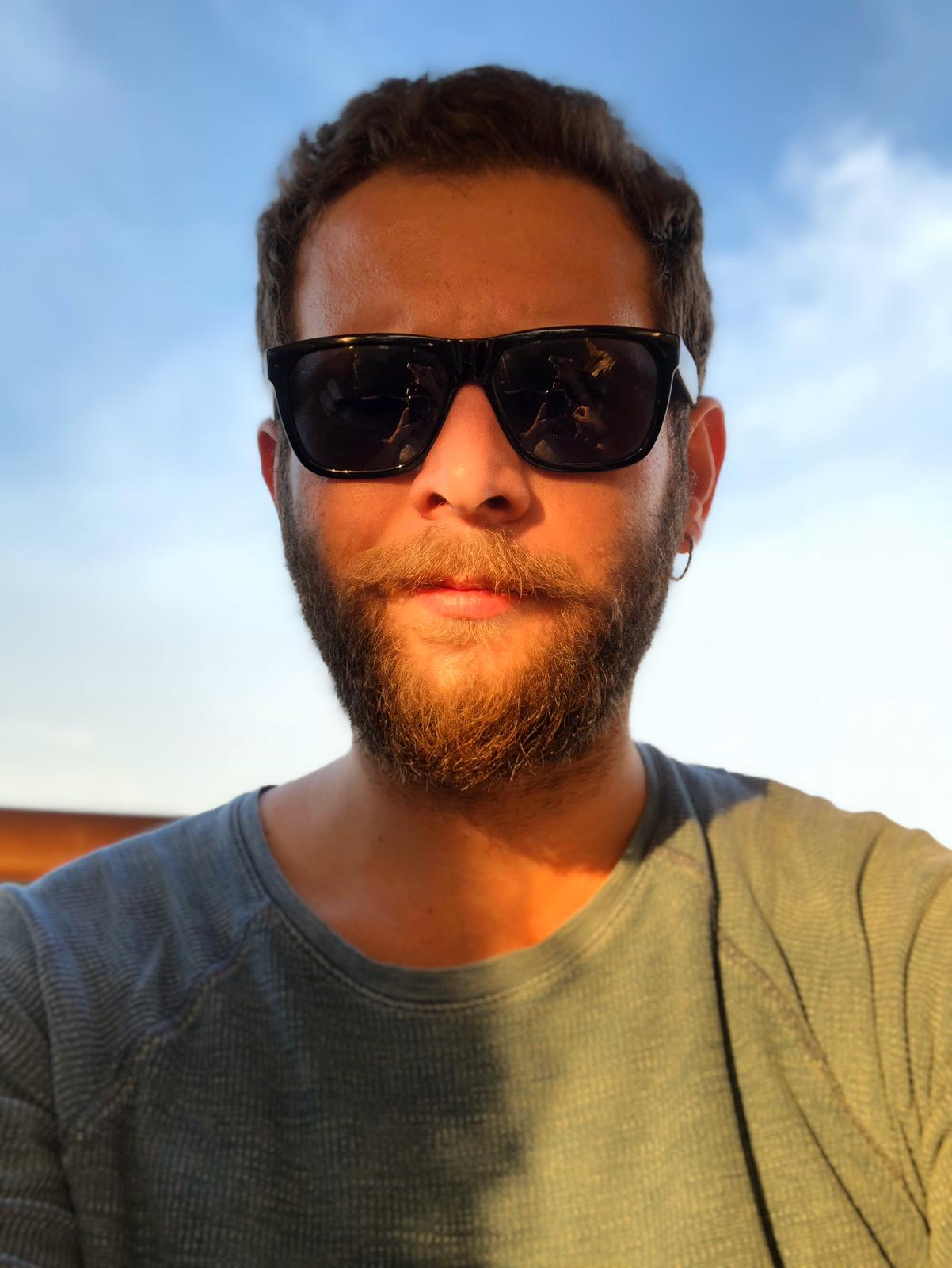 Tuna Semir Akpınar | Kaos GL - LGBTİ+ Haber Portalı Gökkuşağı Forumu Köşe Yazarı